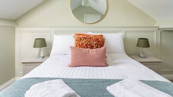 Blackout curtains, free WiFi