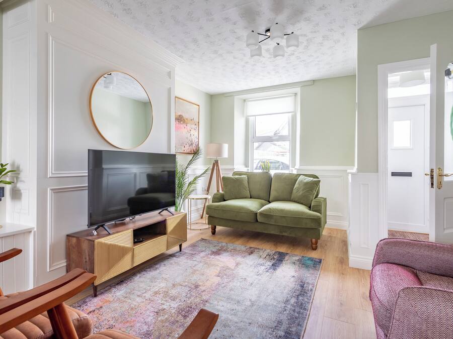 Luxury House | Living area | 52-inch Smart TV with digital channels, Netflix, streaming services
