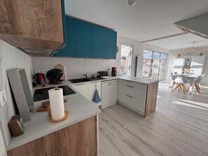 Fridge, microwave, oven, stovetop - House for 6, near center, pets allowed (La Tranche-sur-Mer)