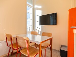 Dining - Central Apartment in Le Touquet - Pets & Wifi (Le Touquet-Paris-Plage)