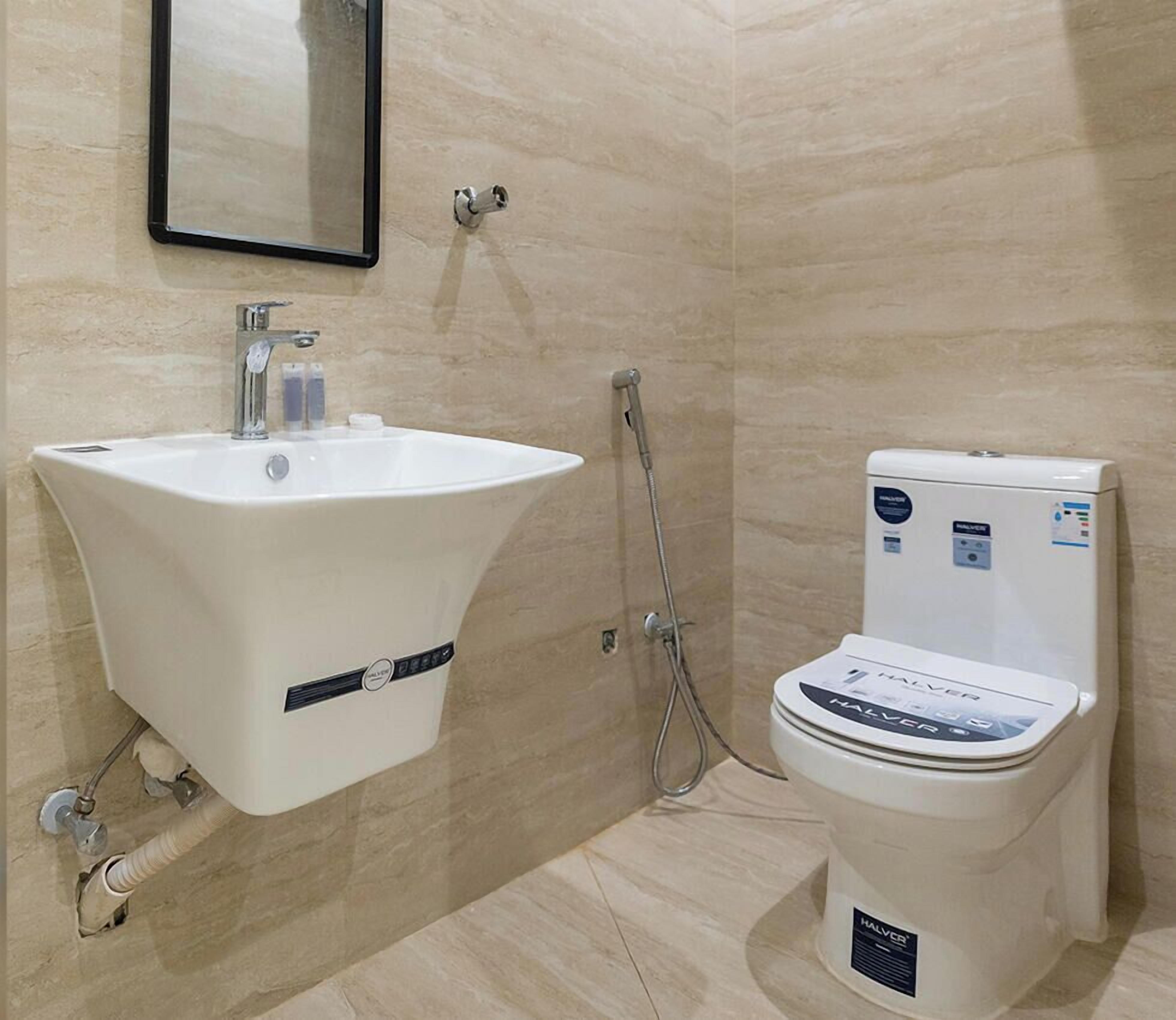 Articles de toilette gratuits, sèche-cheveux, serviettes fournies, savon