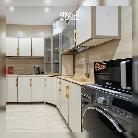 Private kitchen. Private Zone Al Fayhaa
