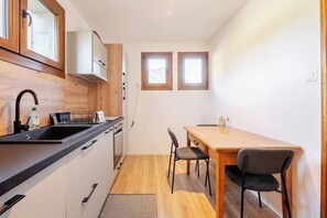 Fridge, microwave, oven, stovetop