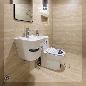 Artículos de higiene personal gratuitos, secador de pelo y toallas