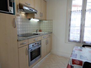 Private kitchen - LA VUE MERS Apartment 1 to 2 pers panoramic view 100 m beach bikes provided (Mers-les-Bains)