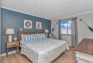 2 bedrooms, free WiFi, bed sheets - I-2 2nd Floor Oceanfront with King Bed Suite (North Myrtle Beach)