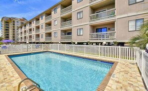 Outdoor pool - I-2 2nd Floor Oceanfront with King Bed Suite (North Myrtle Beach)