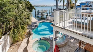 Piscine extérieure, piscine chauffée