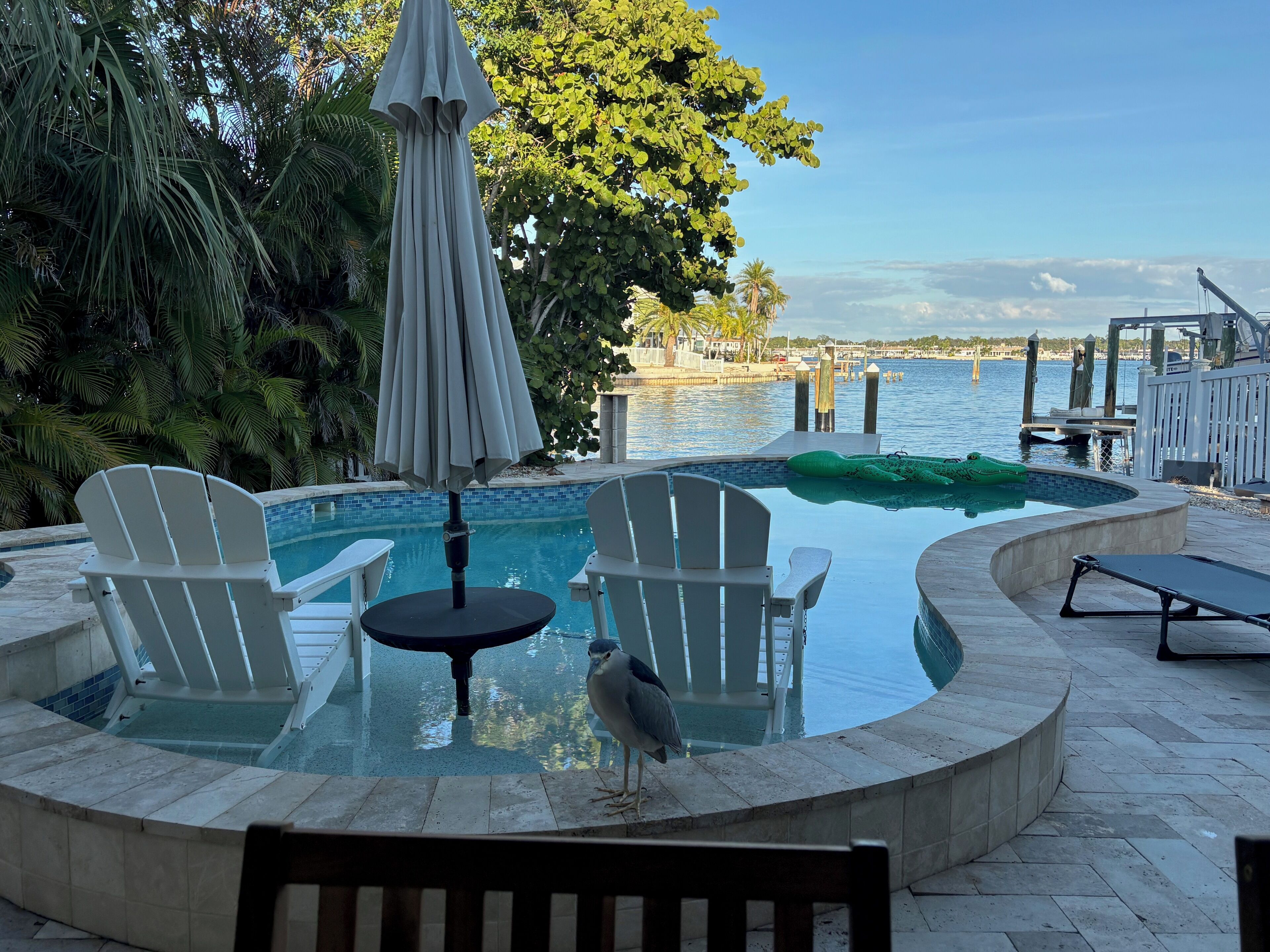 Alberca al aire libre y alberca climatizada