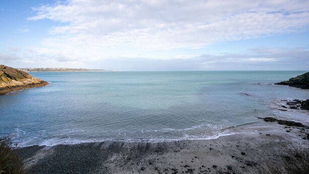 A coastal landscape with a beach, calm sea, and distant shoreline. - Rated Apartment Au Clos Du Loc'h, Private Terrace with No Overlook (Pordic)