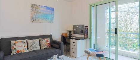 TV, DVD player, stereo