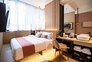 Premier Room, 1 King Bed | Free minibar, in-room safe, blackout drapes, free WiFi - Luma 41 (Singapore)