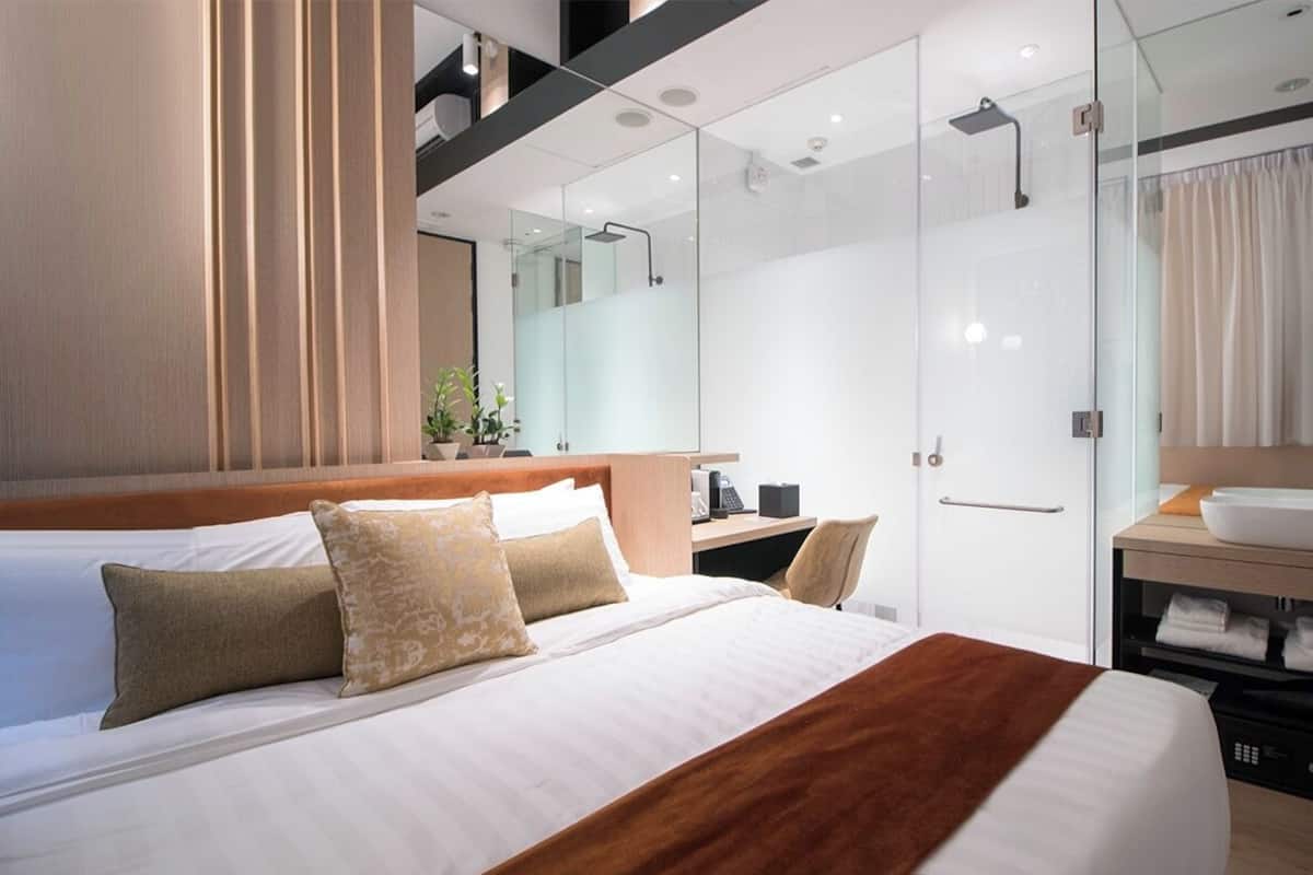 Superior Double Room, 1 King Bed | Minibar (free items), in-room safe, blackout drapes, WiFi (free)