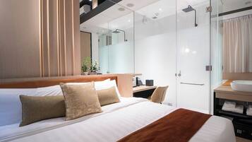 Superior Double Room, 1 King Bed | In-room safe, blackout drapes, free WiFi