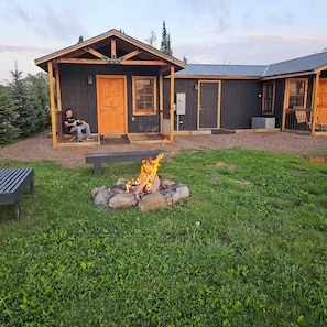 Property grounds - Relaxing fun bunk house 1 (Weyerhaeuser)