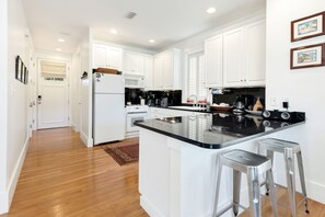 Fridge, microwave, coffee/tea maker, toaster - Stunning Pet Friendly Home Ravens Run (Miramar Beach)