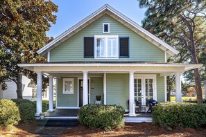 Exterior - Stunning Pet Friendly Home Ravens Run (Miramar Beach)