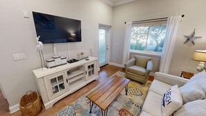 TV - Gorgeous Alerio 103E with Beach Service (Miramar Beach)