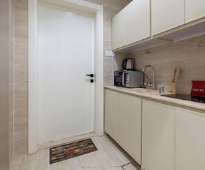 Réfrigérateur, micro-ondes