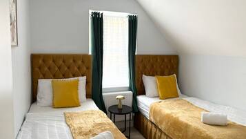 Iron/ironing board, free WiFi, bed sheets