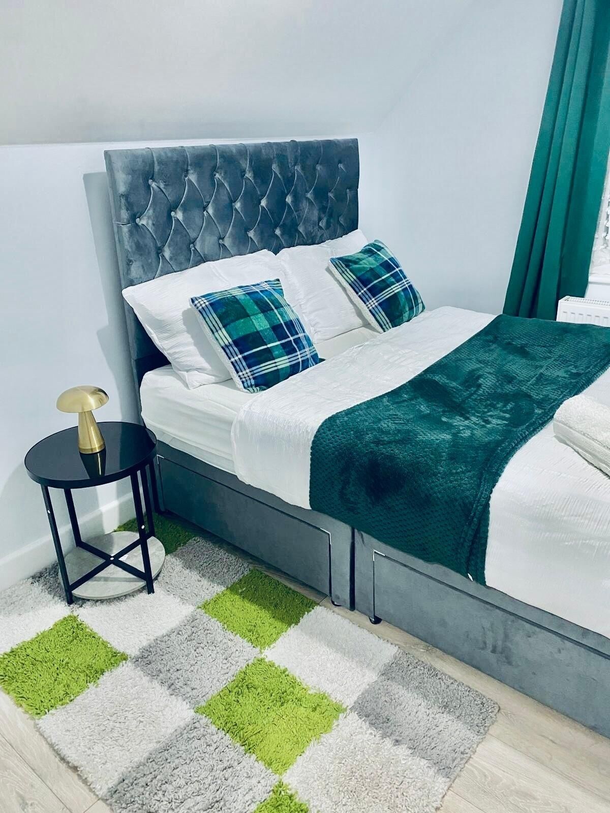 4 bedrooms, iron/ironing board, free WiFi, bed sheets