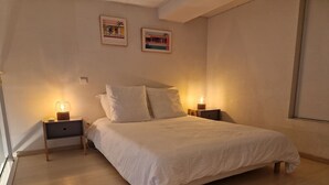 1 slaapkamer, een strijkplank/strijkijzer, wifi, beddengoed