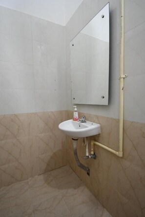 Serviettes fournies, savon, shampooing