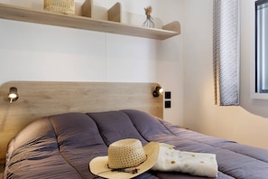 Iron/ironing board - Mobile Home 'Vallons 49' with Shared Pool and Terrace (Saint-Gervais)