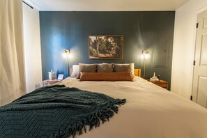 Iron/ironing board, WiFi, bed sheets - The Ada House - Designer Gem in Central Ada (Ada)