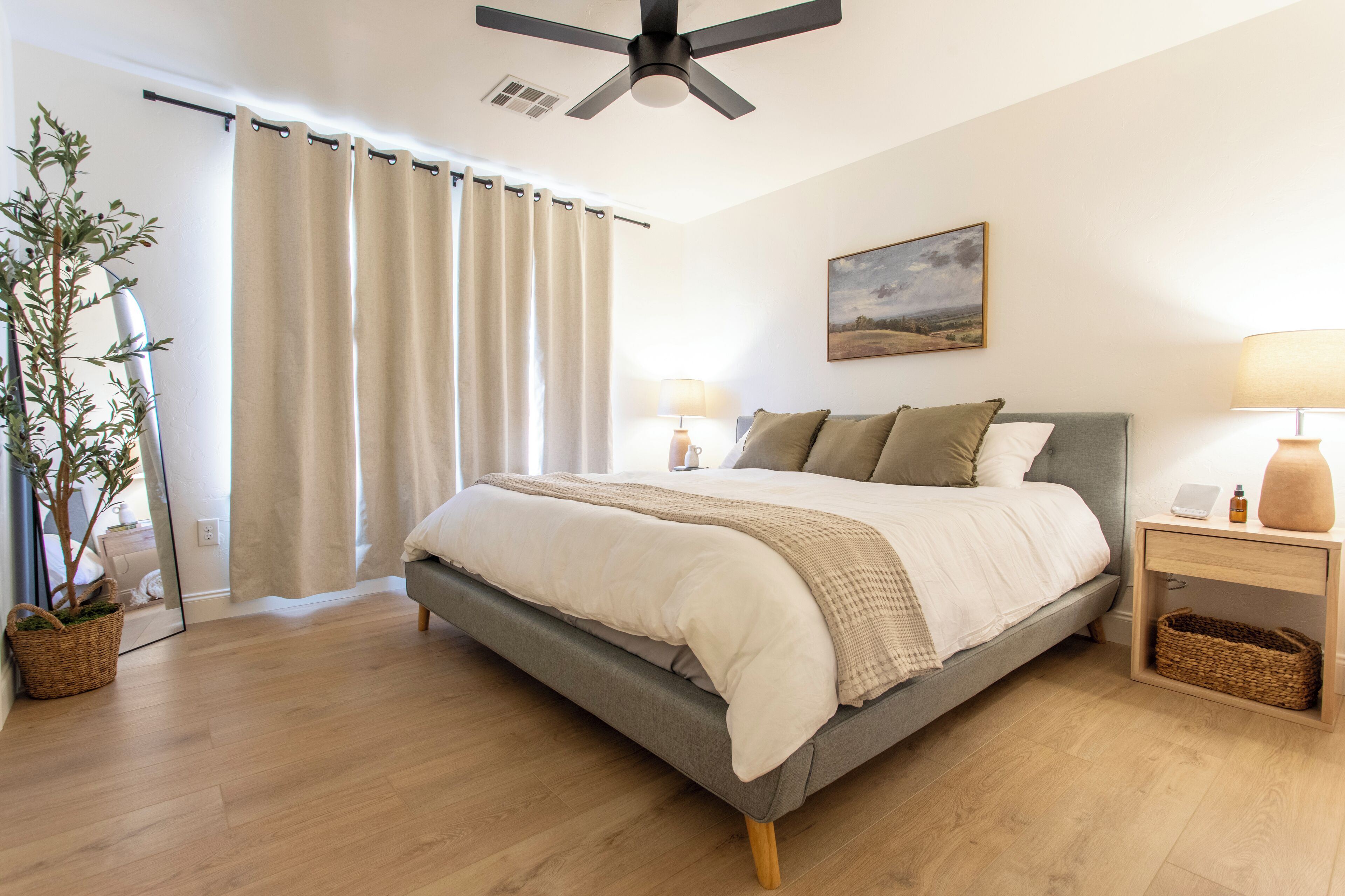 Iron/ironing board, WiFi, bed sheets