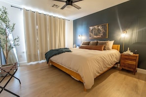 Iron/ironing board, WiFi, bed sheets - The Ada House - Designer Gem in Central Ada (Ada)