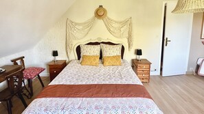 Family Suite | Langsir/tirai gelap terus, seterika/papan seterika, Wi-fi percuma 