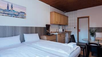 Vierbettzimmer, Raucher | Schreibtisch, kostenloses WLAN