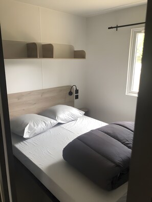 Iron/ironing board - Mobile Home 'Vallons 53' with Shared Pool and Terrace (Saint-Gervais)