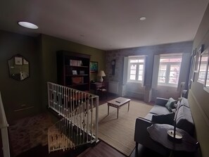 Télévision, cheminée