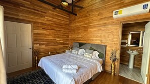 Habitación superior | Cortinas opacas, tabla de planchar con plancha, wifi gratis