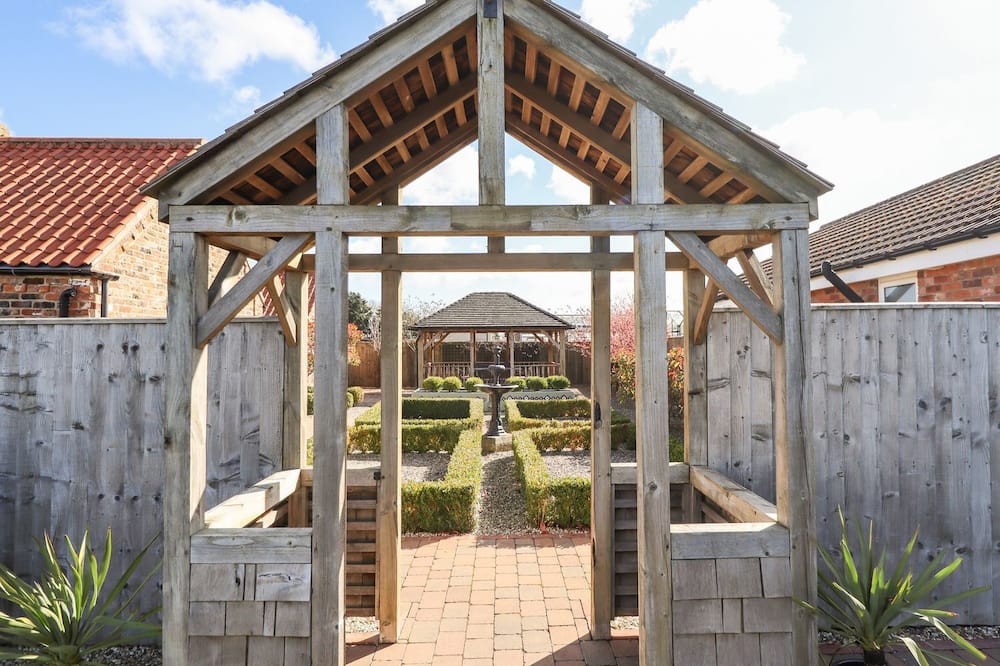 The Stables - North Ormsby