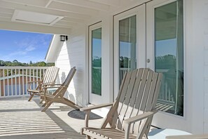 Casa, varias camas (Indian Shores Cottage) | Terraza o patio