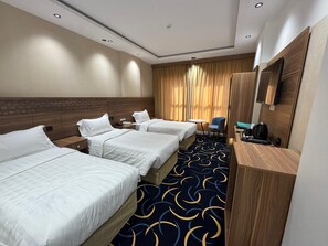 Comfort Triple Room, Mountain View | Free WiFi - Makin Hotel (Madinah)