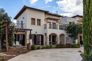 อพาร์ทเมนท์, 2 ห้องนอน, ระเบียง, วิวทะเล | บริเวณภายนอก