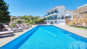 Pool - Villa 'Costacabana - Summerdream' with Mountain View, Private Pool & Wi-Fi (Lloret de Mar)