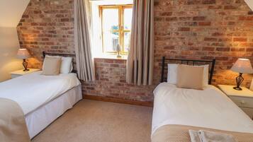 2 bedrooms, individually decorated, individually furnished, free WiFi