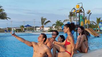 3 piscinas al aire libre