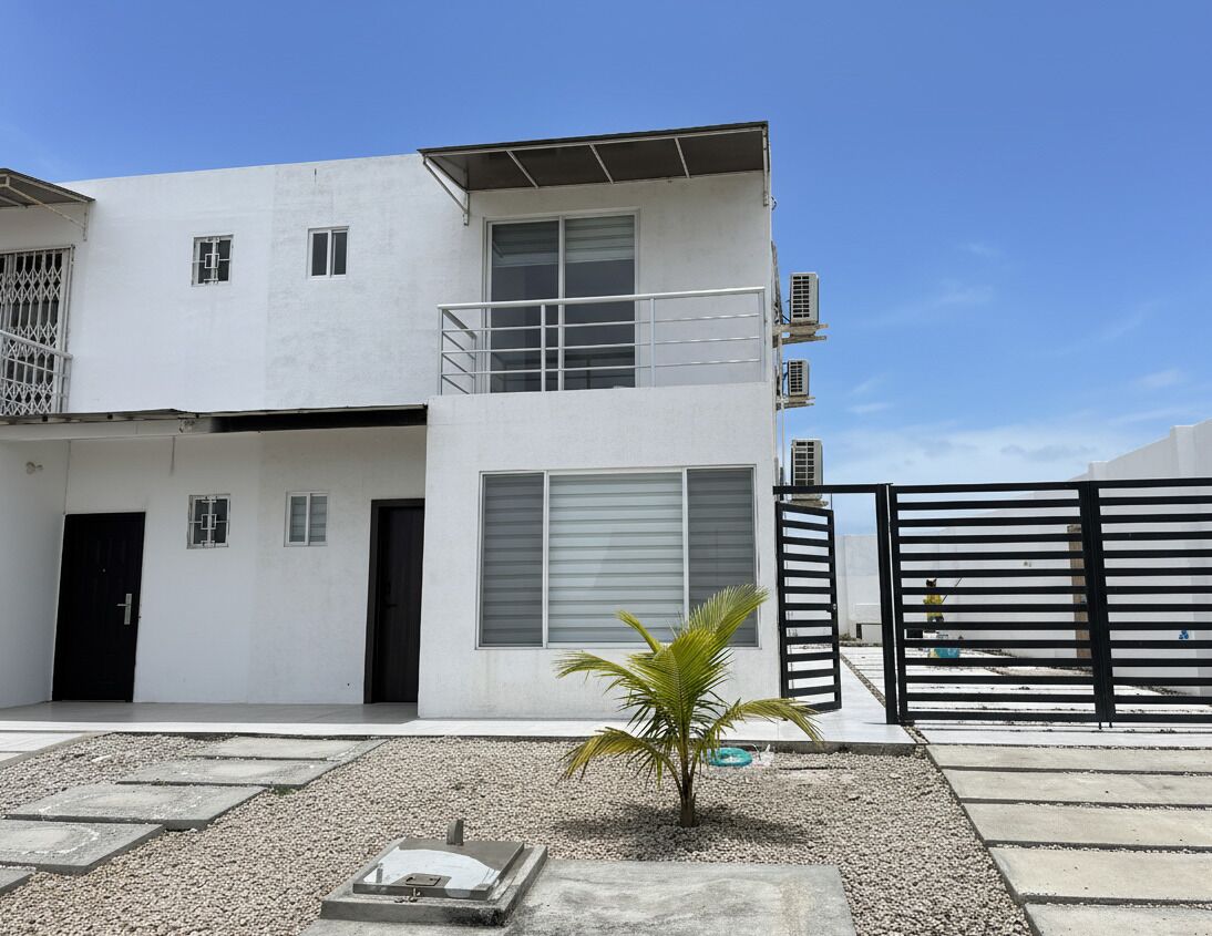 Family House, 3 Bedrooms, Air conditioning | Exterior