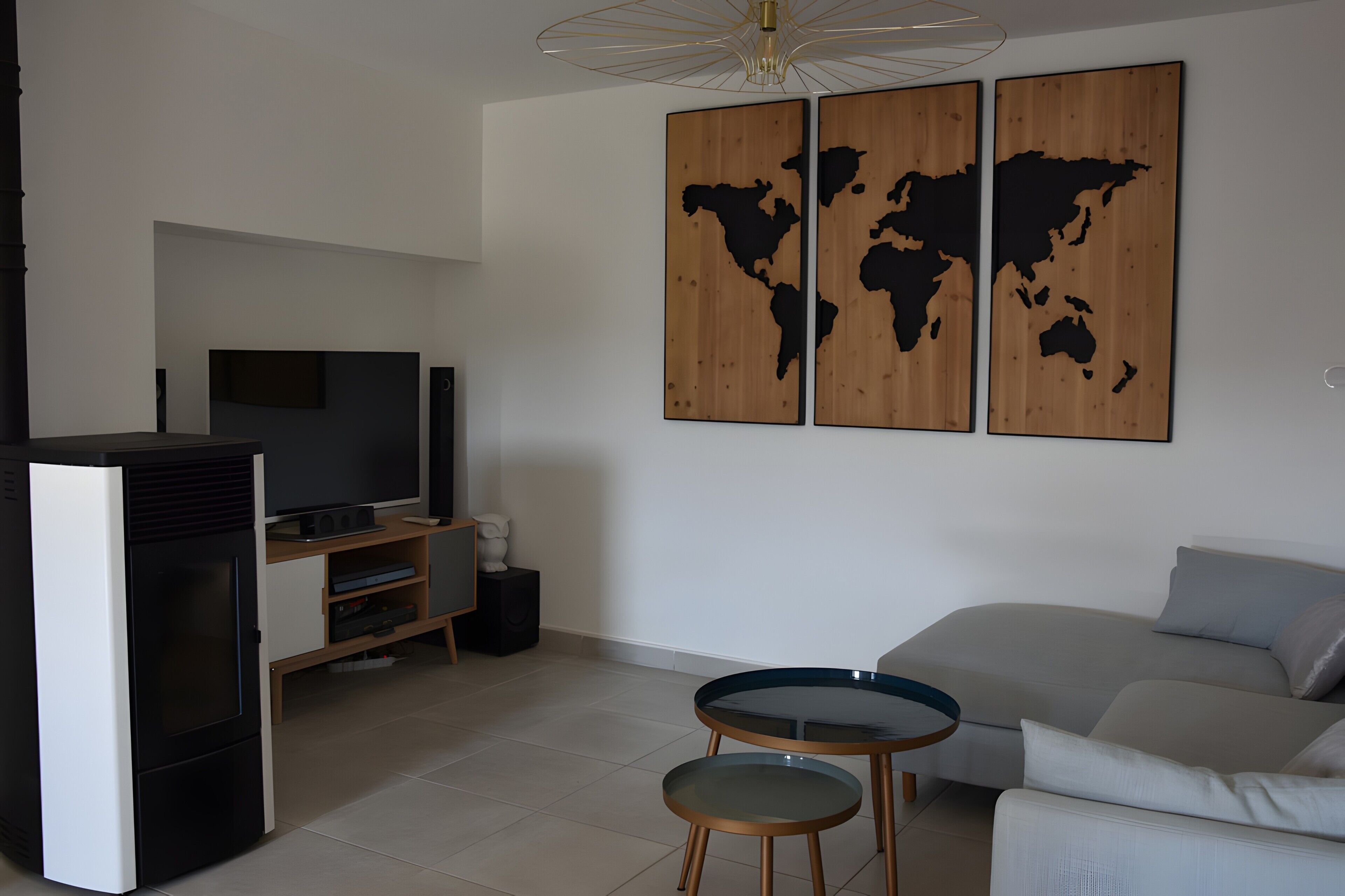 Televisio, takka, DVD-soitin