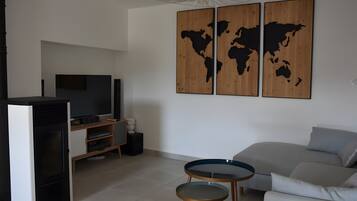 Televisio, takka, DVD-soitin