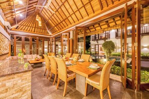Enjoy long meals surrounded by natural light and handcrafted charm - Villa Jalamati - 3 BDR Luxury Escape, Prime Location (Kerobokan Kelod, Kec. Kuta Utara, Kabupaten Badung)