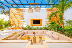 Terrace/patio - Villa Dublin - Luxury Glass 5 BDR & Pool (Seminyak)