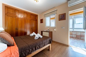 2 Schlafzimmer, Bügeleisen/Bügelbrett, kostenloses WLAN, Bettwäsche