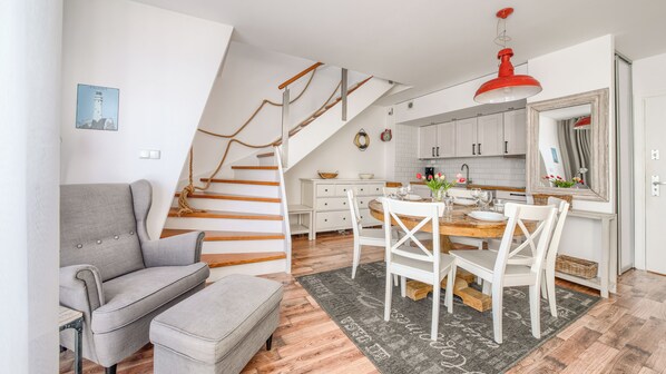 Appartement (52) | Aire de séjour | Téléviseur à écran plat